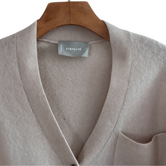 EVERLANE The Cozy-Stretch Relaxed Cardigan Size S Whisper Pink Preppy - Picture 3 of 11